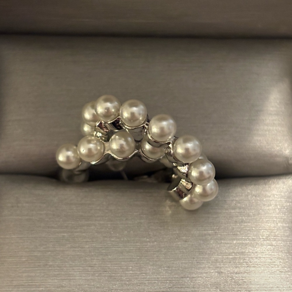 NWOT: Elegant Silver Pearl Hoop Earrings - Picture 2 of 2